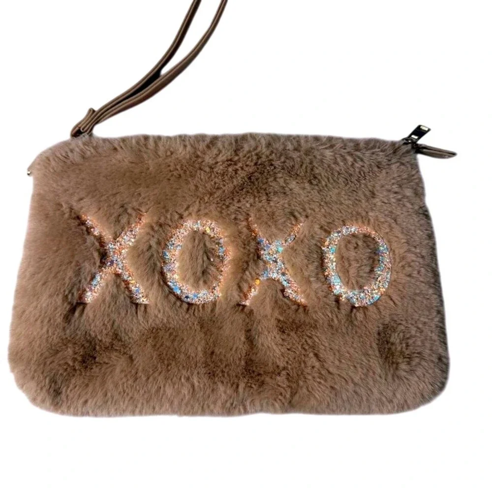 XOXO Tan Faux Fur Clutch Bag Glitter Logo Wristlet 10